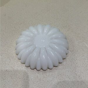White Flower-Shaped Soap Dish